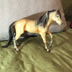 BREYER VTG. MESTENO SPIRIT KIGER MUSTANG HORSE